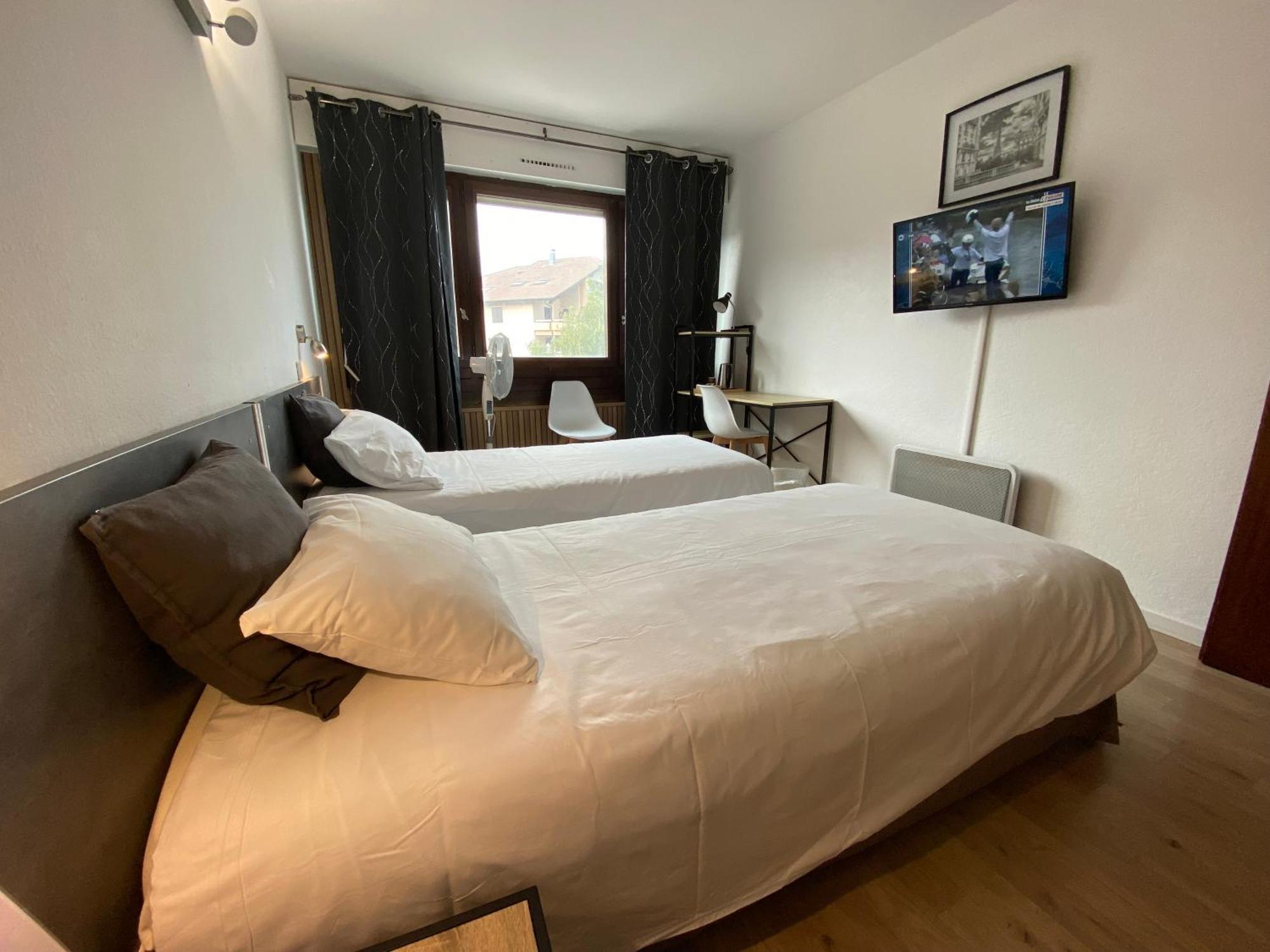 Savoie Hotel Aux Portes De Geneve Сен-Жульен-ан-Женевуа Экстерьер фото
